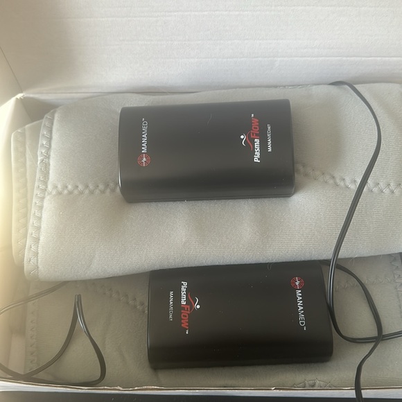 Plasma Flow leg compression set for DVT prevention and circulation of blood flow - Picture 1 of 5